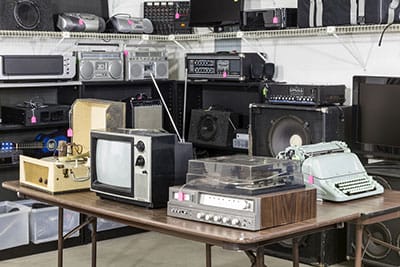 example of devices that use amplifiers