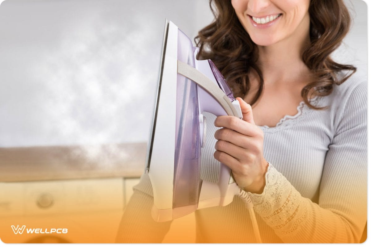 Image of clothes steams iron. Warm the clothes and iron them until they reach their maximum temperature.